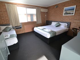 The Oaks Hotel Motel - Standard Room
