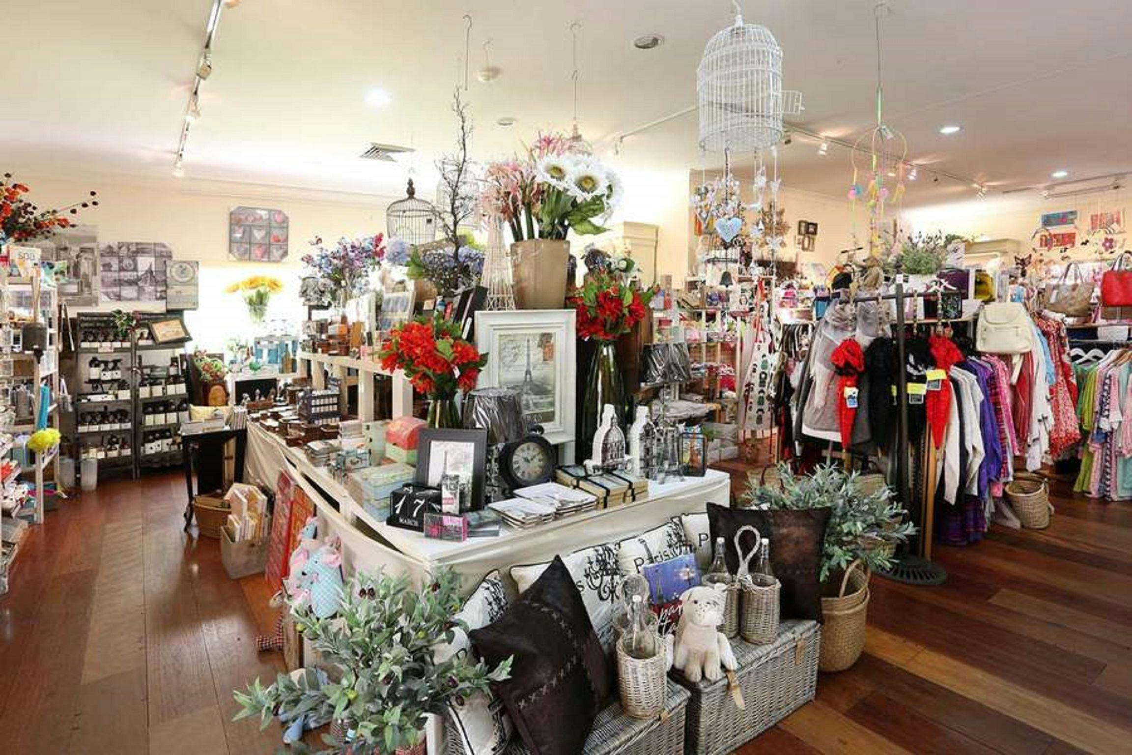 Hunter Valley Gardens Shopping Village