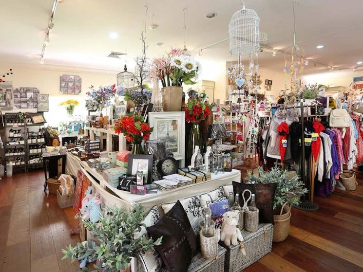 Hunter Valley Gardens Shopping Village