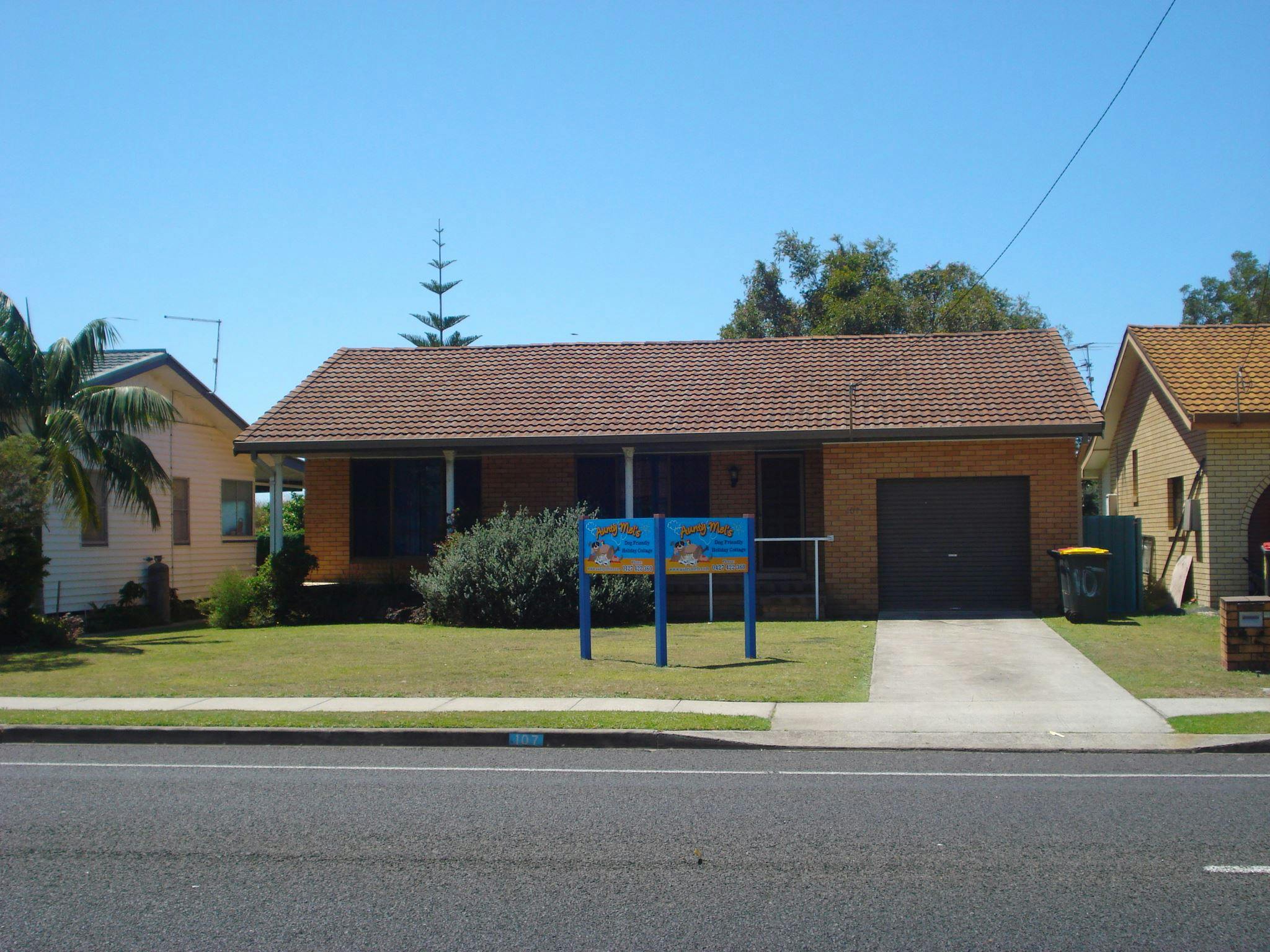 Yamba Road Dog Friendly Holiday Cottage NSW Holidays &