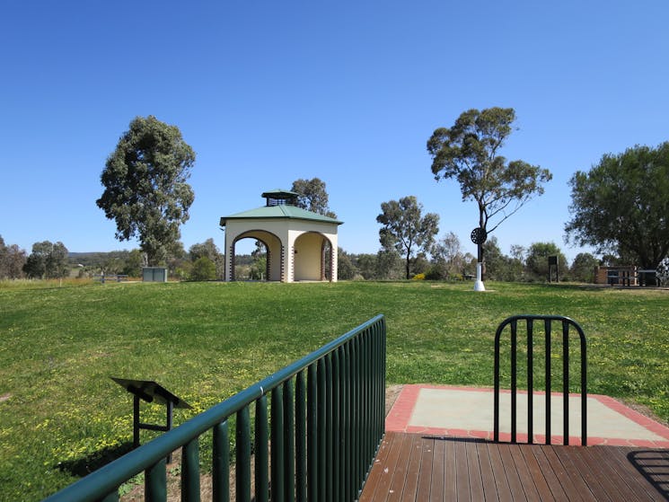 Heritage Sculptures at Pensioners Hill Lookout