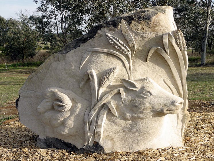 Heritage Sculptures at Pensioners Hill Lookout