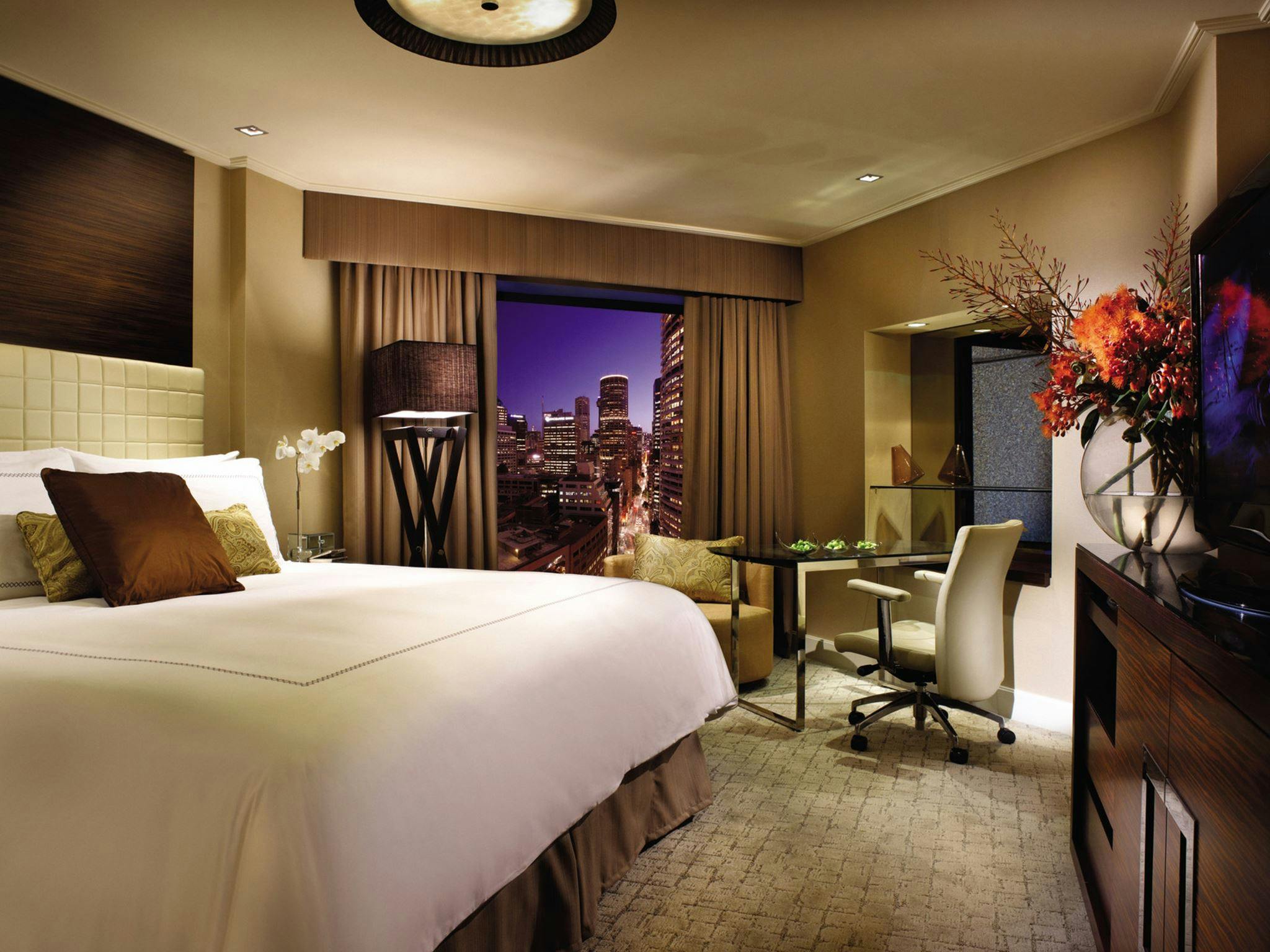 Deluxe City Room