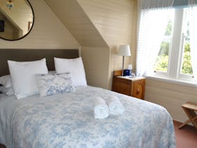 The Bluebell is the smallest of our upstairs en suite rooms. Warm and sunny with a northerly aspect.