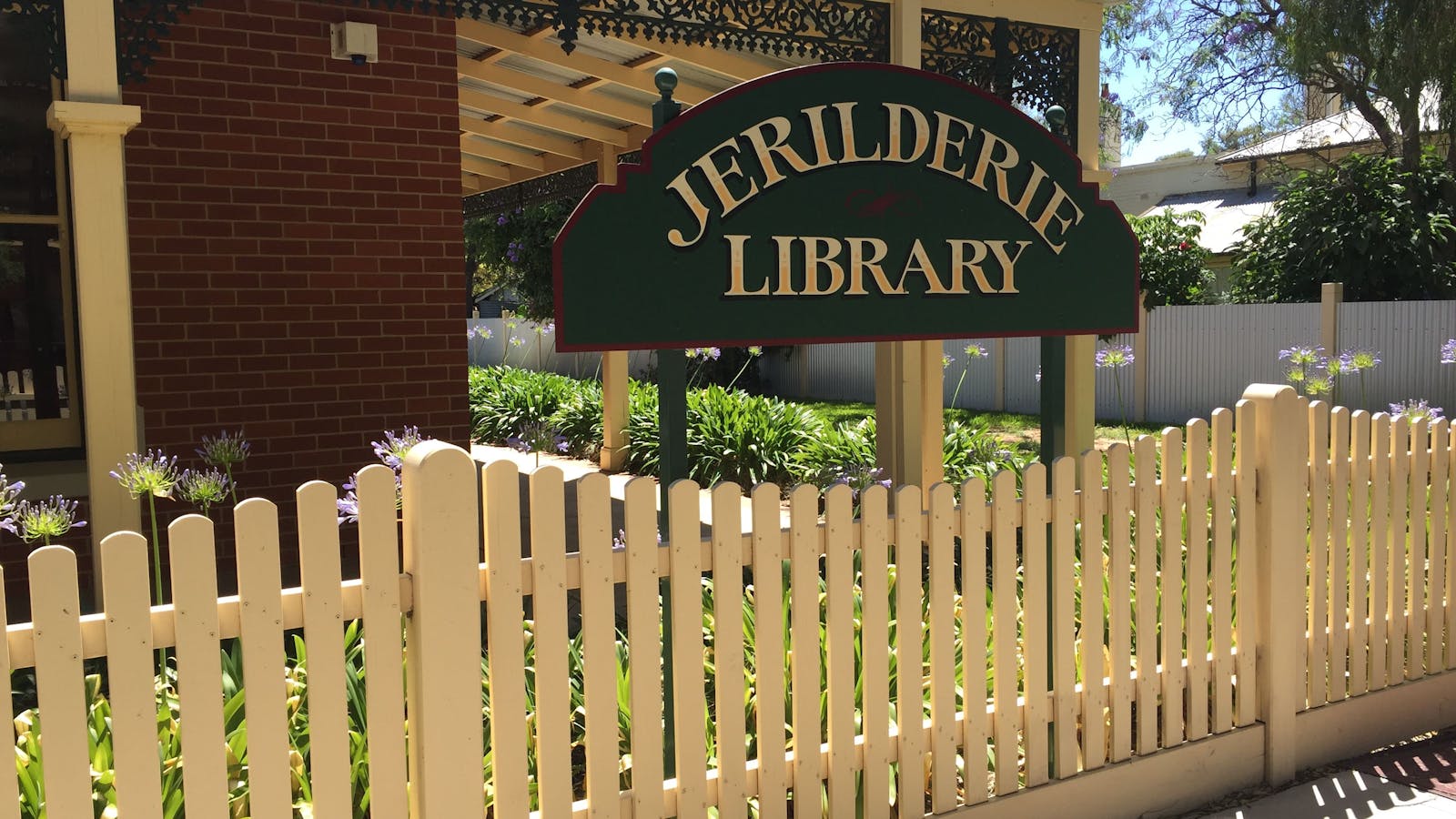 Jerilderie Library