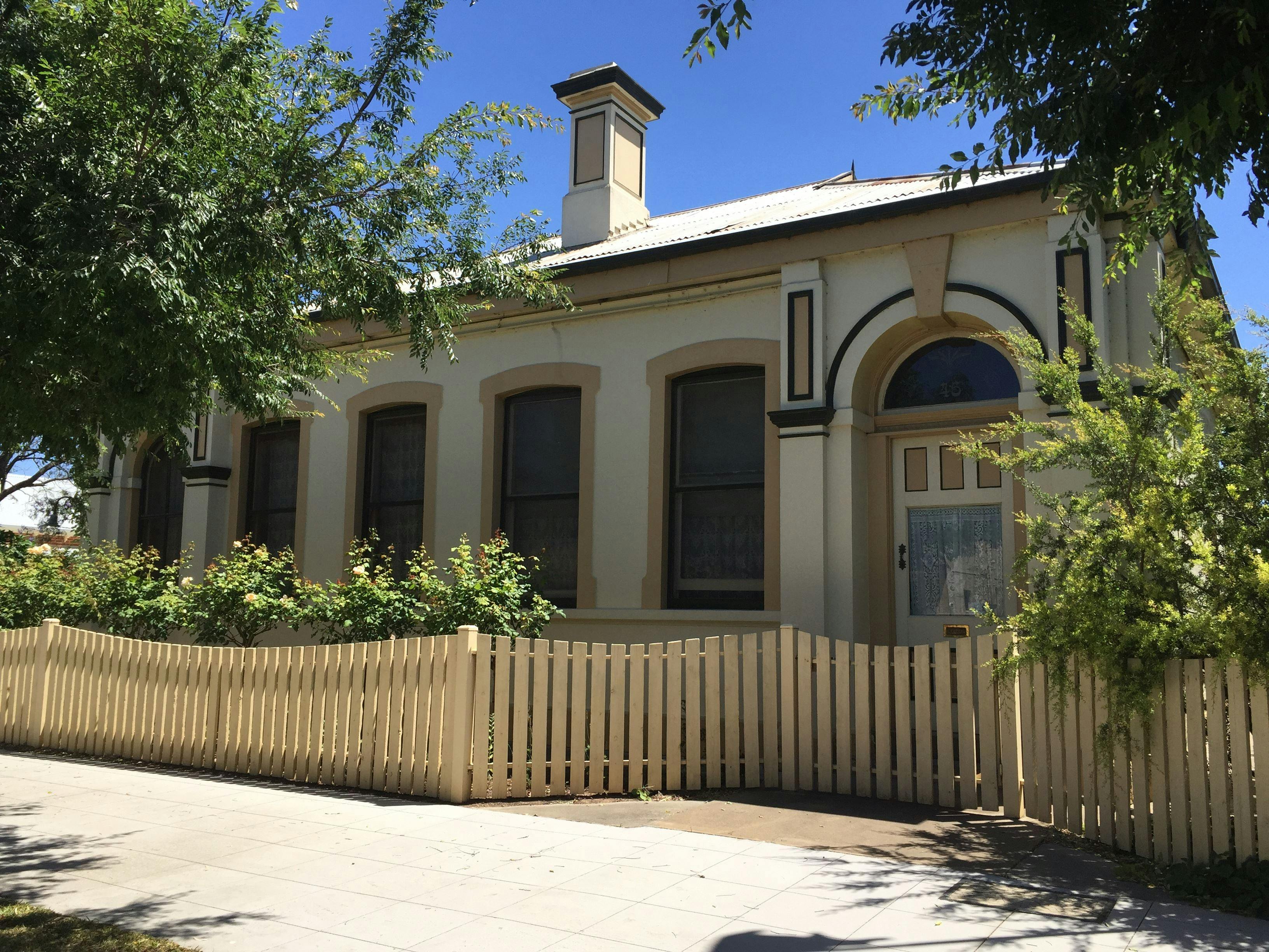Flora Bank - Historic Home and Gardens | NSW Holidays ...