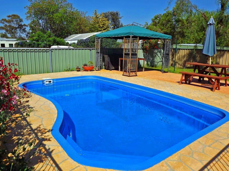 Castlereagh Lodge Motel Coonamble NSW Holidays &