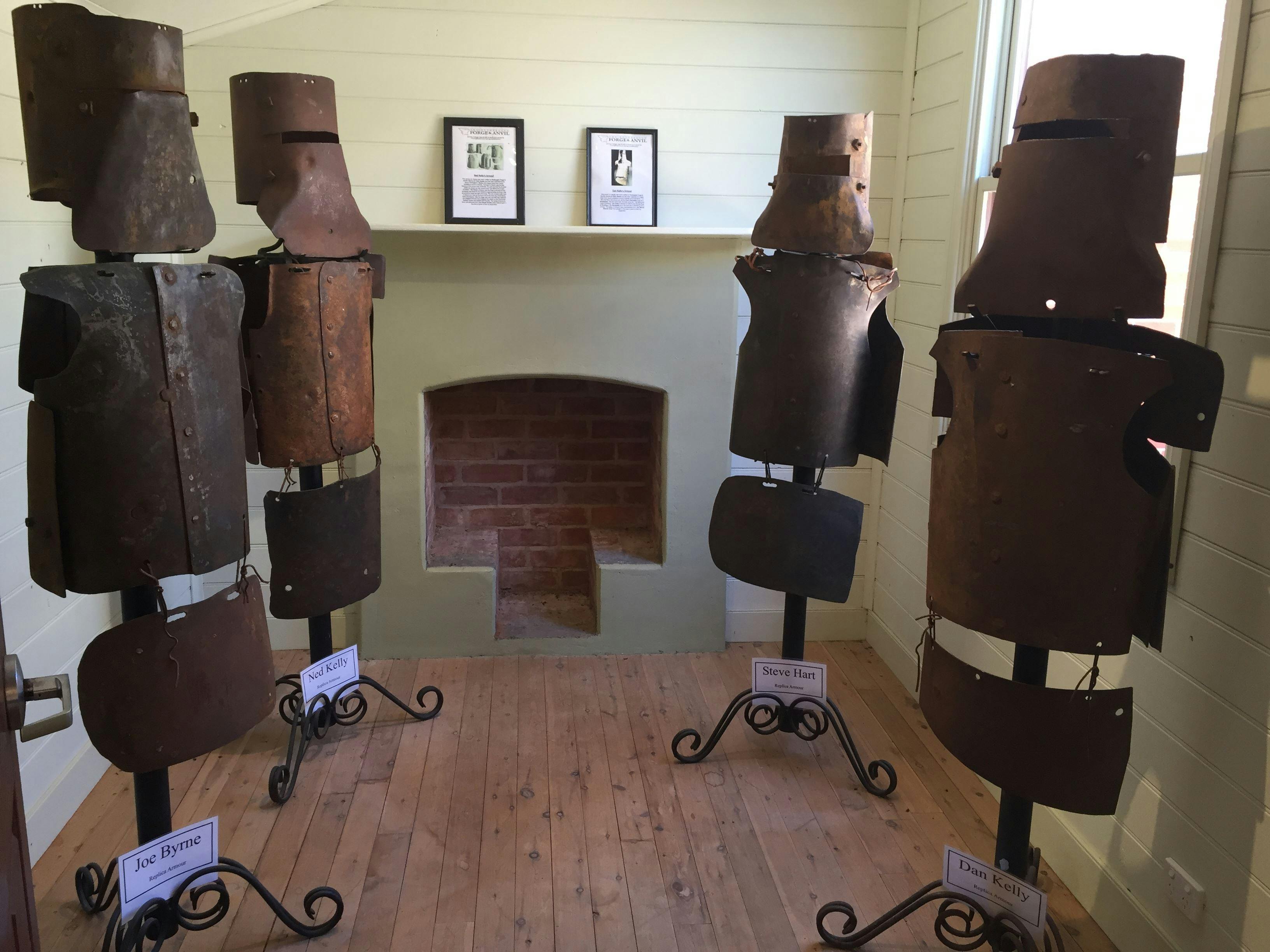 오래된 인쇄소 건물과 볼트 전시회