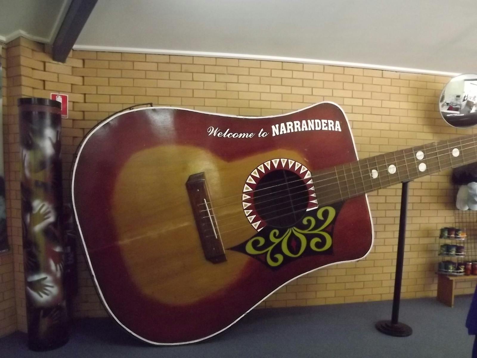 Große Gitarre