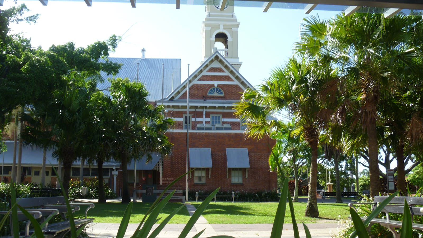 Maryborough Town Hall Green