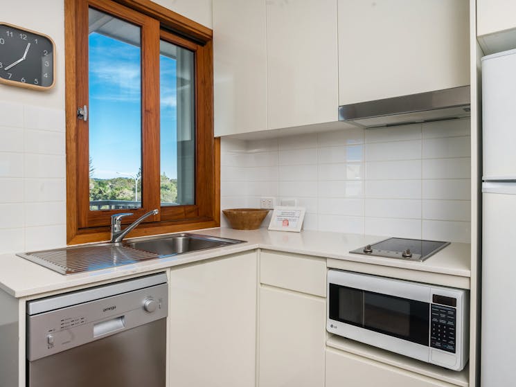 Quiksilver Apartments - Kitchen