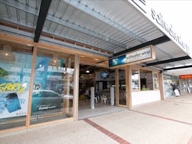 Saltwater Wine Surf Centre: Port Macquarie