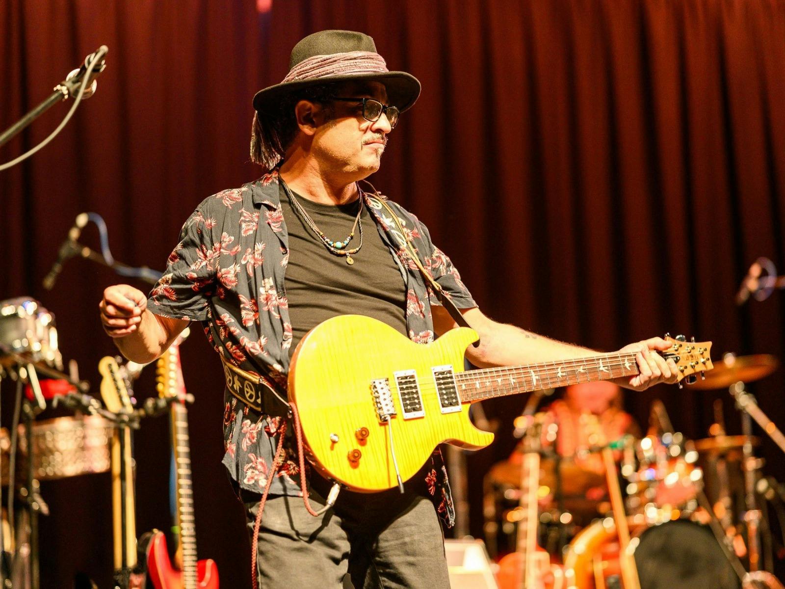 Santana & The Doobie Brothers Tribute Live On Stage