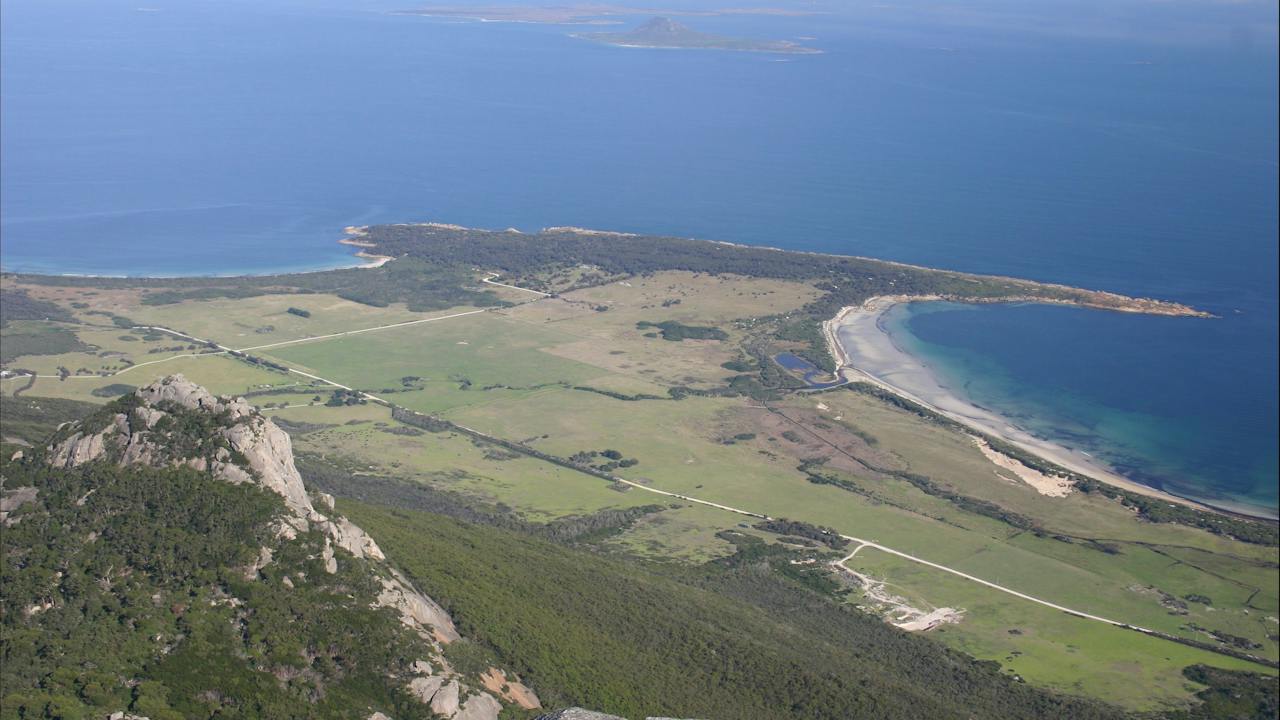 View from the Summit Mt Strzelecki Peak