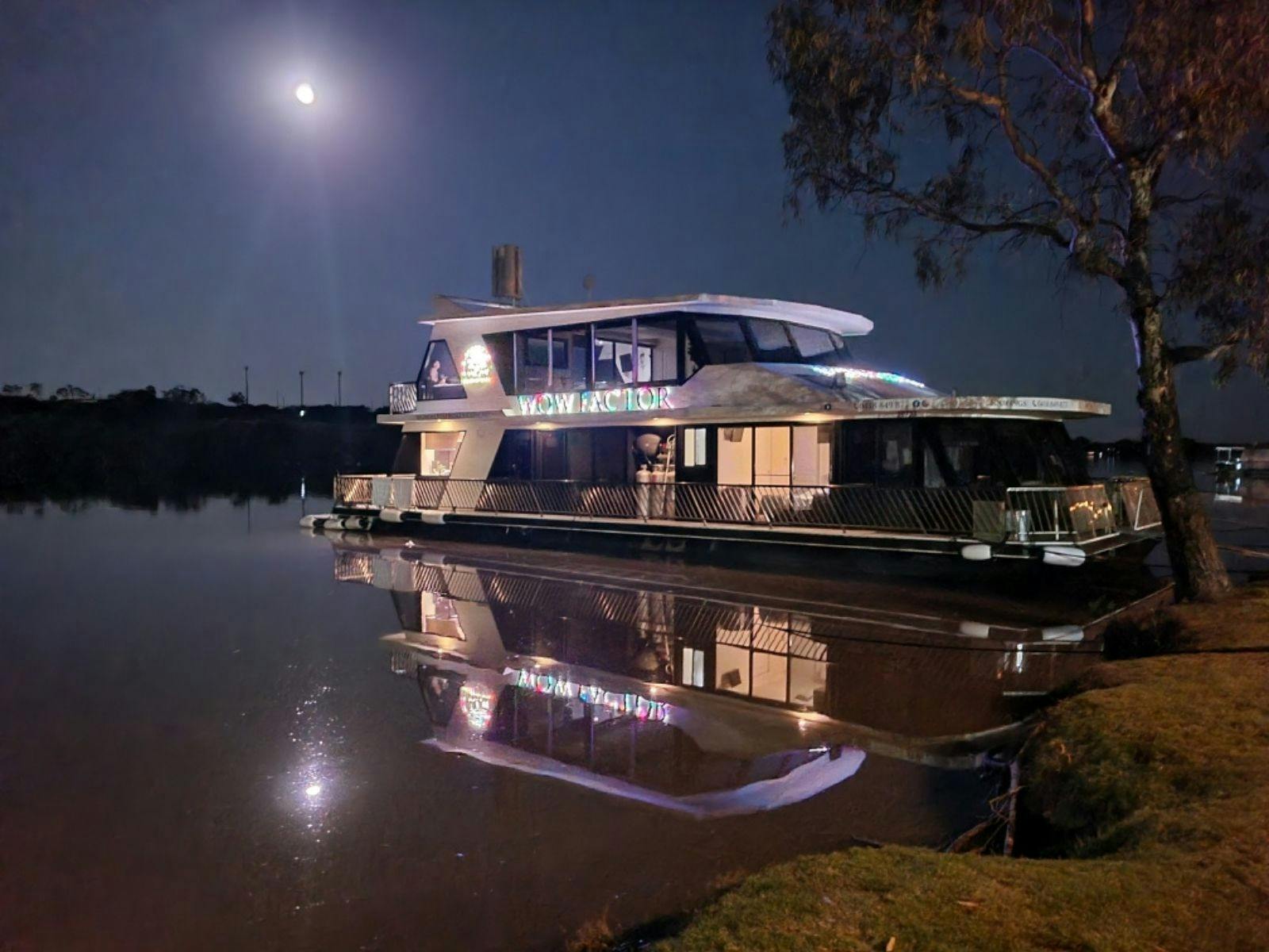 Wow Factor Houseboats twinkling like a star