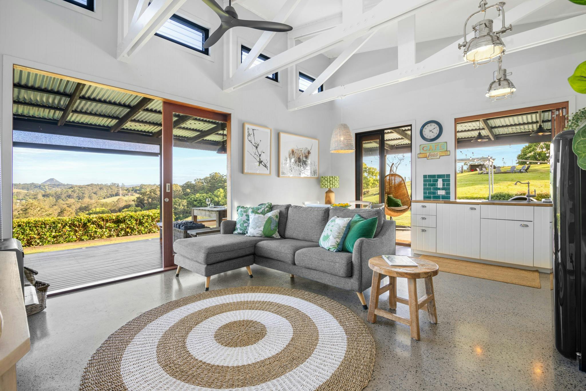 Barn Lounge/Kitchen & Dining