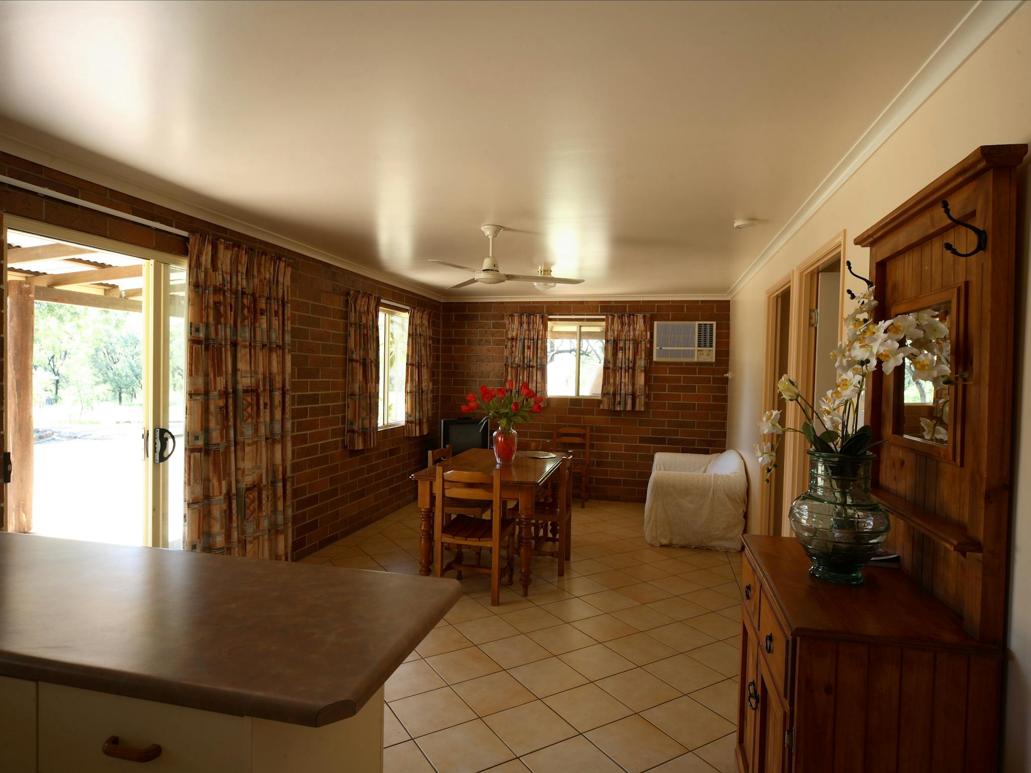 Upgraded split system aircon & Large TV Upgraded split system aircon & Large TV
