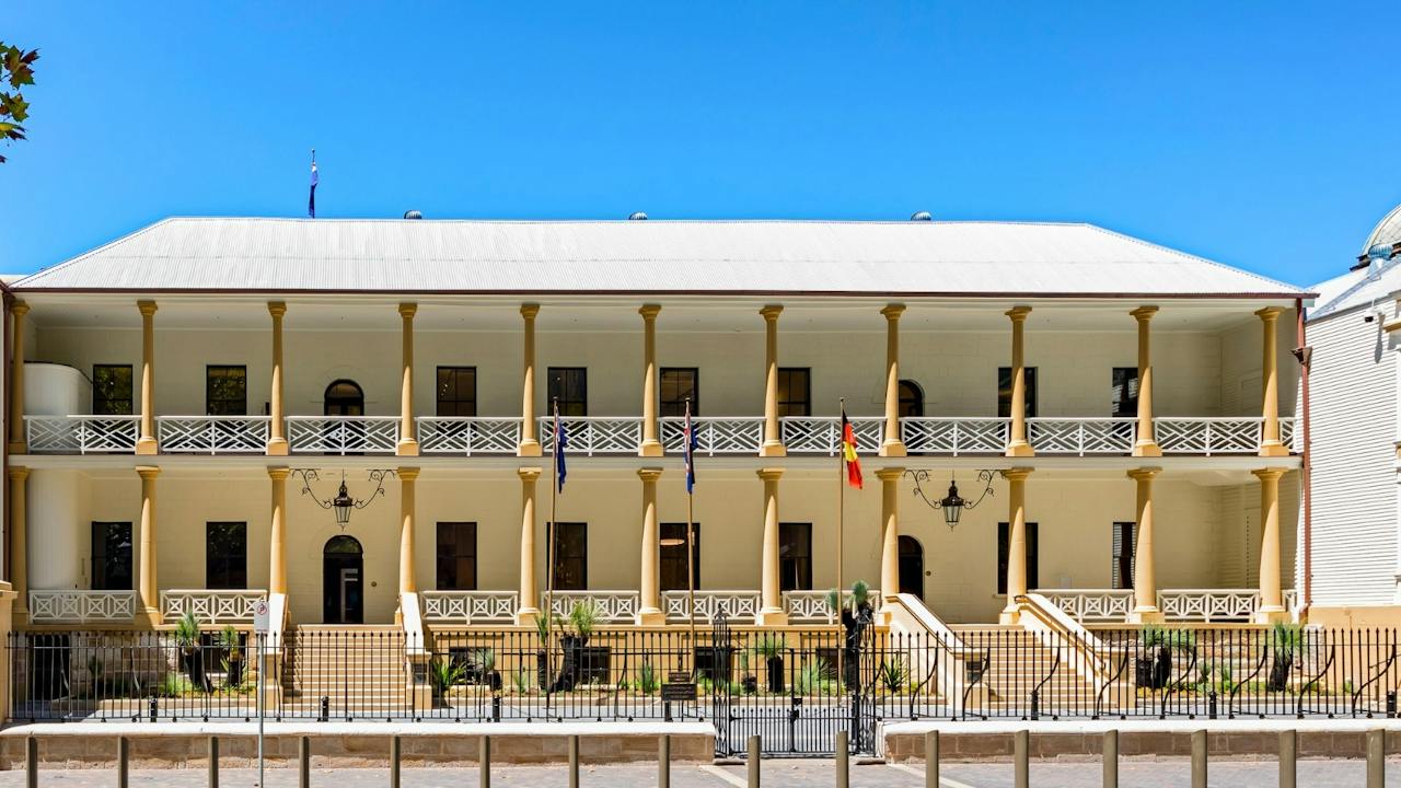 NSW Parliament House from Macquarie St
