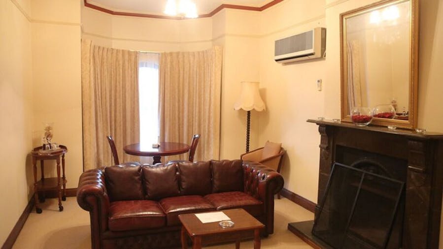 Taylors Suite