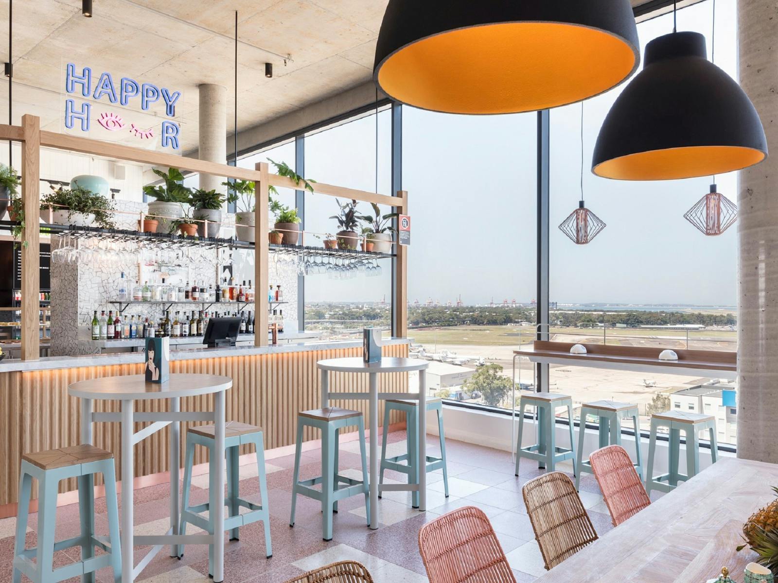 Felix Hotel Dining and Bar