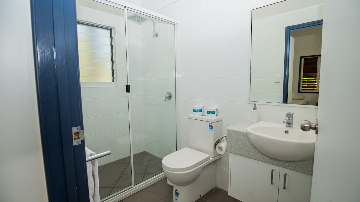 Studio room bathroom