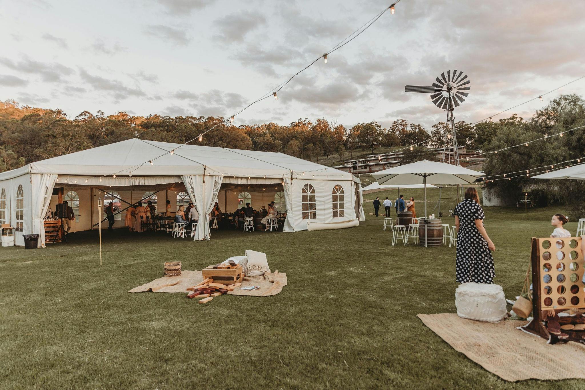 The perfect mix for those seeking a relaxed indoor/outdoor function