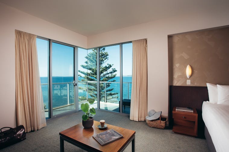 DELUXE SPA SUITE