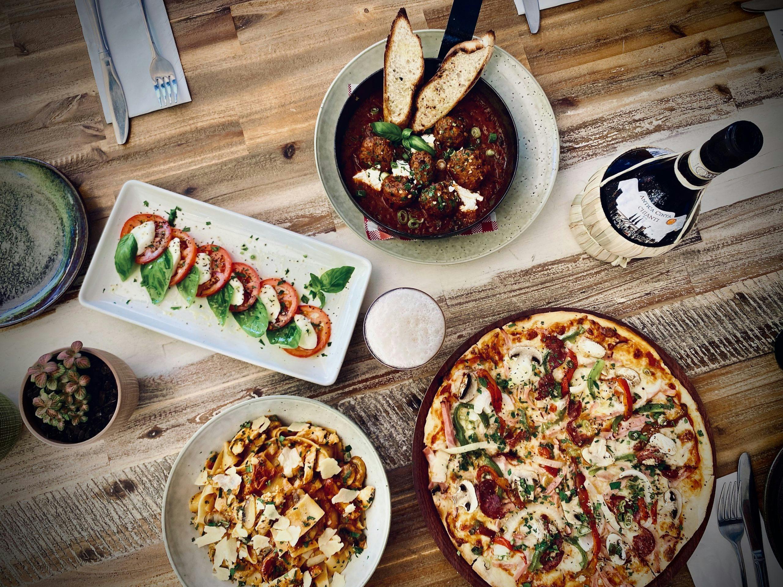 Cairns Hot Air Ballooning and Lemoncello 3 Course Meal & Drink