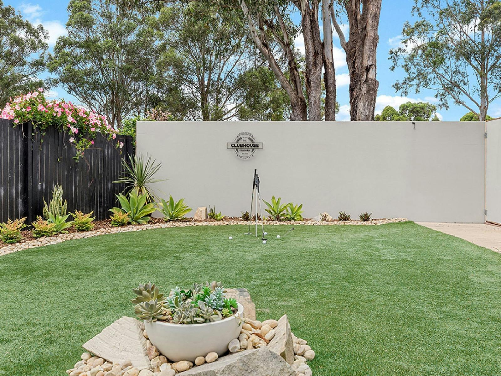 クラブハウス ポコルビン パッティンググリーン