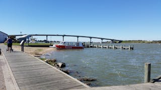 Cruise the Coorong