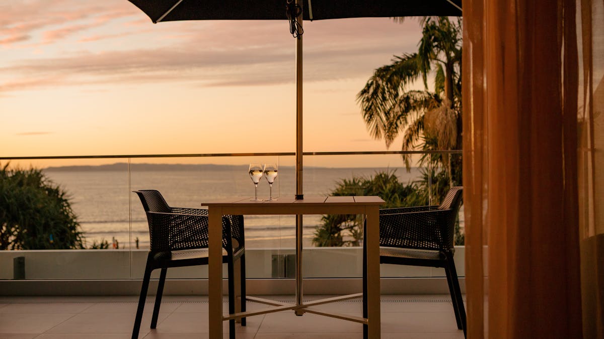 Netanya Noosa - Beachfront hotel Hastings Street