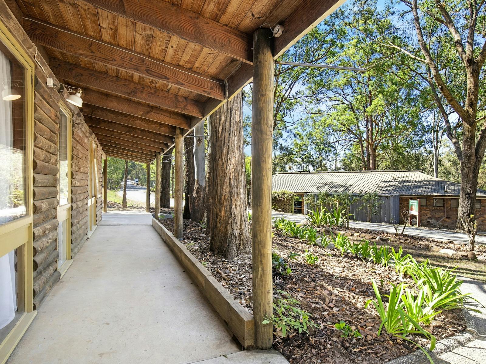 Cedar Creek Lodges - Brumby Lodge Cedar Creek Lodges - Brumby Lodge
