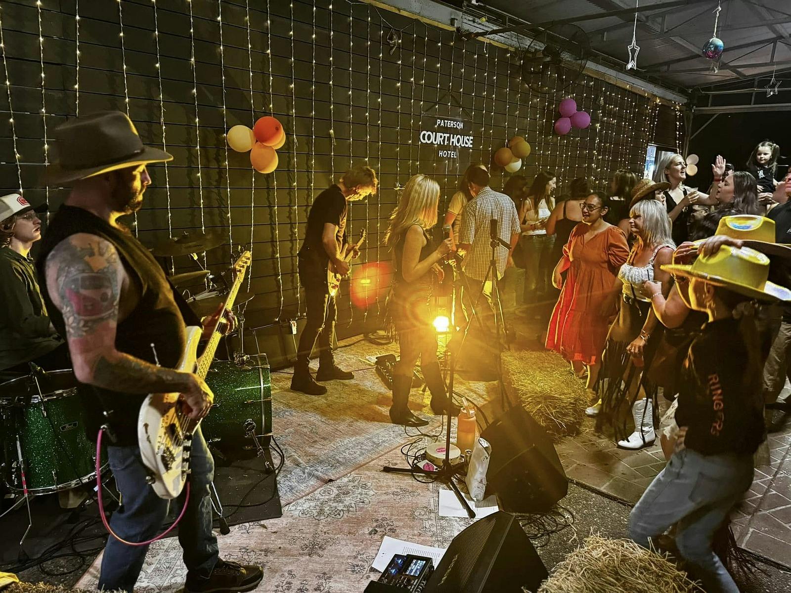 Musikband des Paterson Court House Hotels