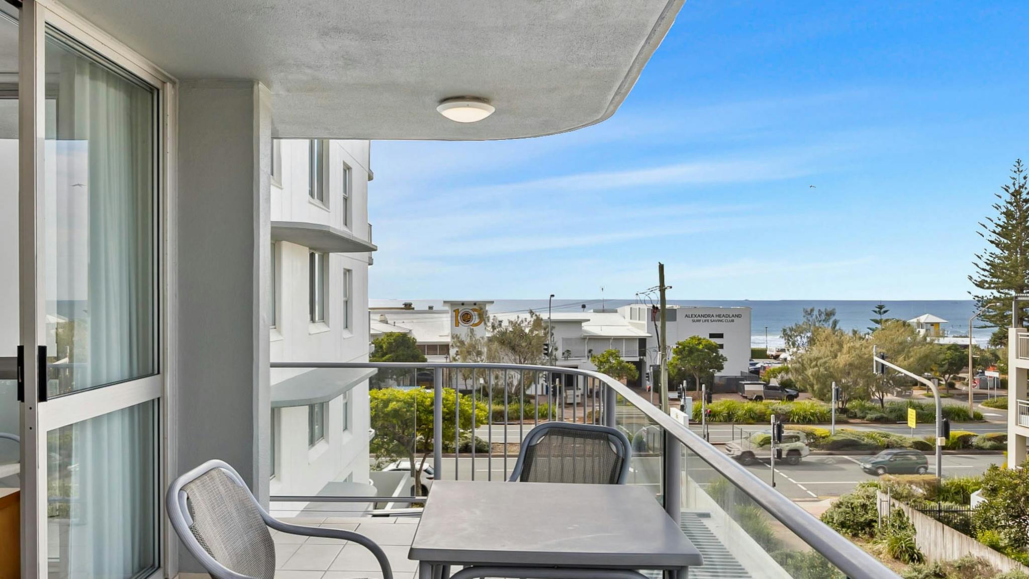 Mandolin - Beachside Apartment U17 - Balcony Mandolin - Beachside Apartment U17 - Balcony