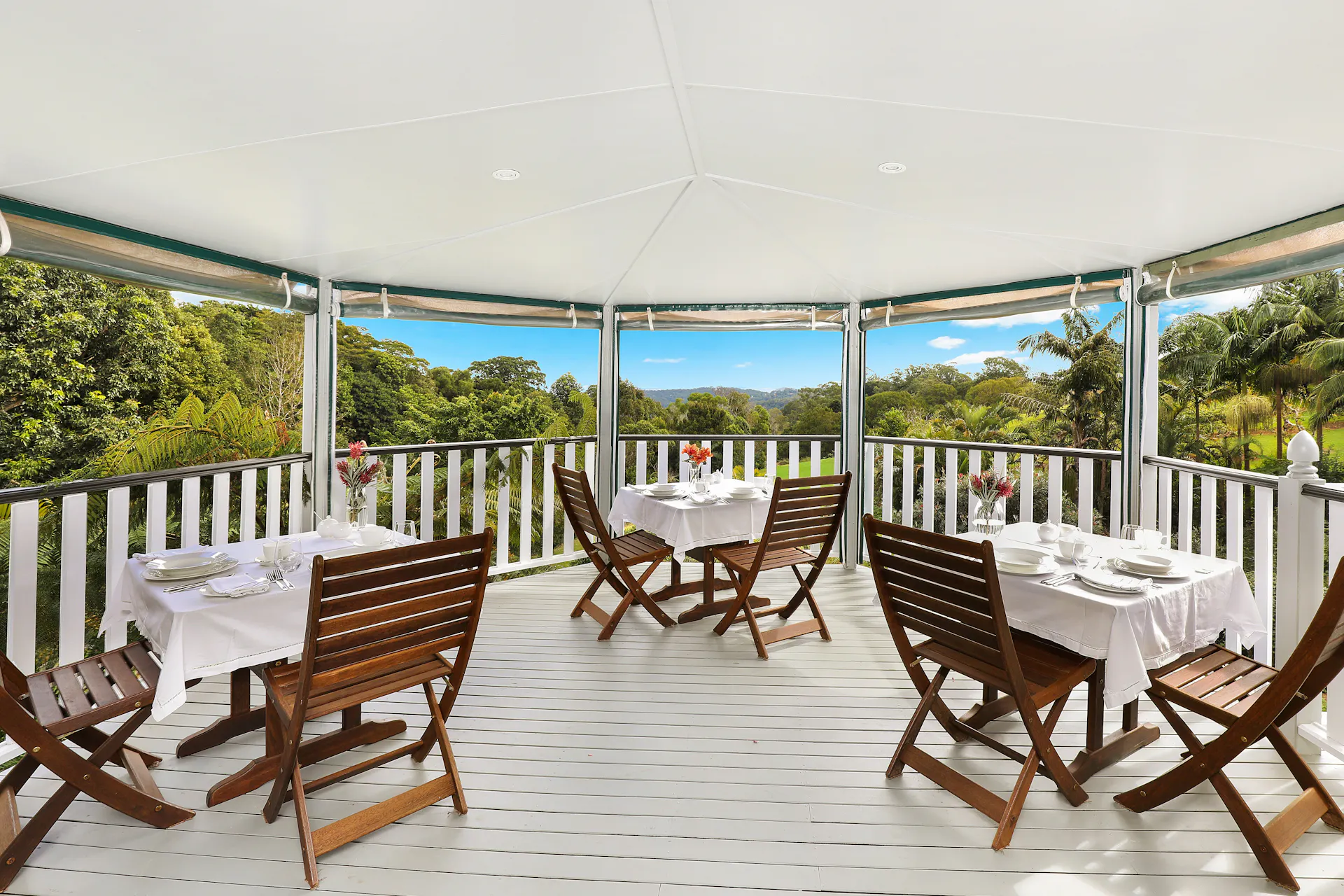 Guests deck overlooking the Blackall Ranges