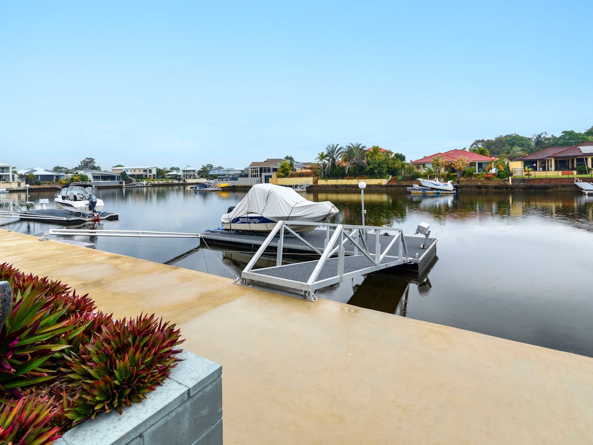Pontoon