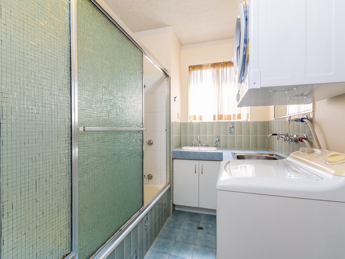 Bathroom/Laundry