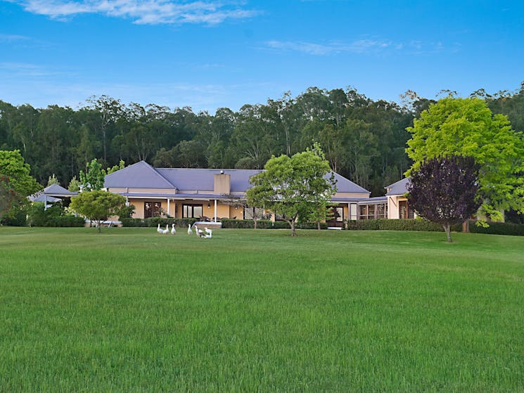 Binbilla Vineyard Estate - Exterior