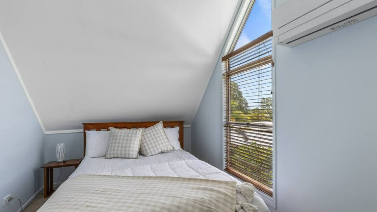 3rd Bedroom on 2nd Floor - 1 x Queen