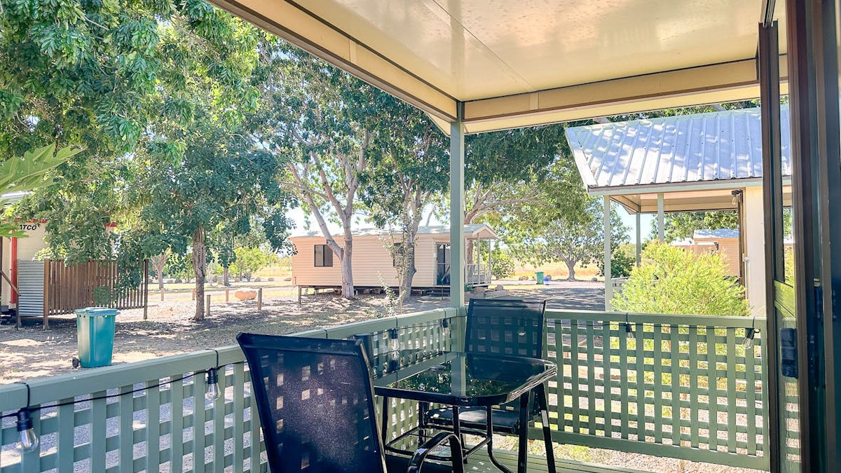 outback caravan park, outback queensland, spacious cabins, shady campground, camping,  caravan, stay
