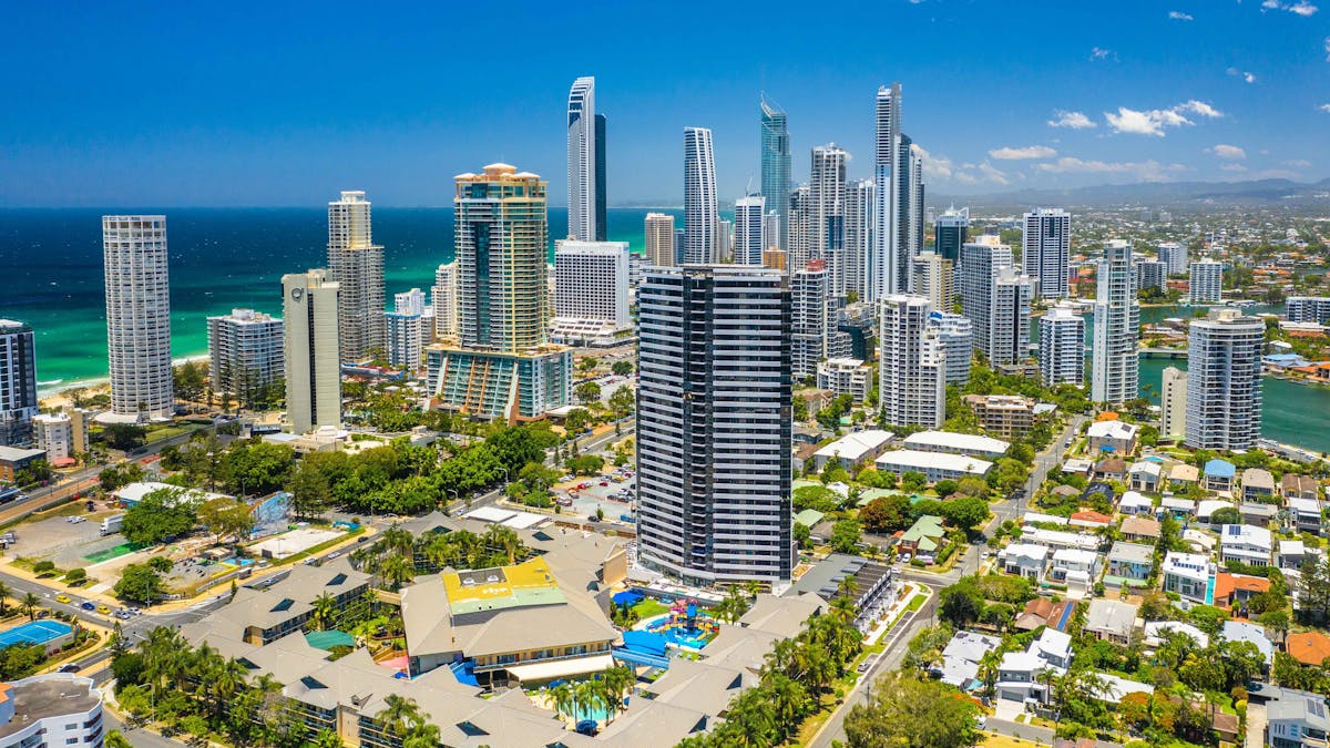 Paradise resort - Located in the best spot on the Gold Coast, just outside the heart of Surfers!