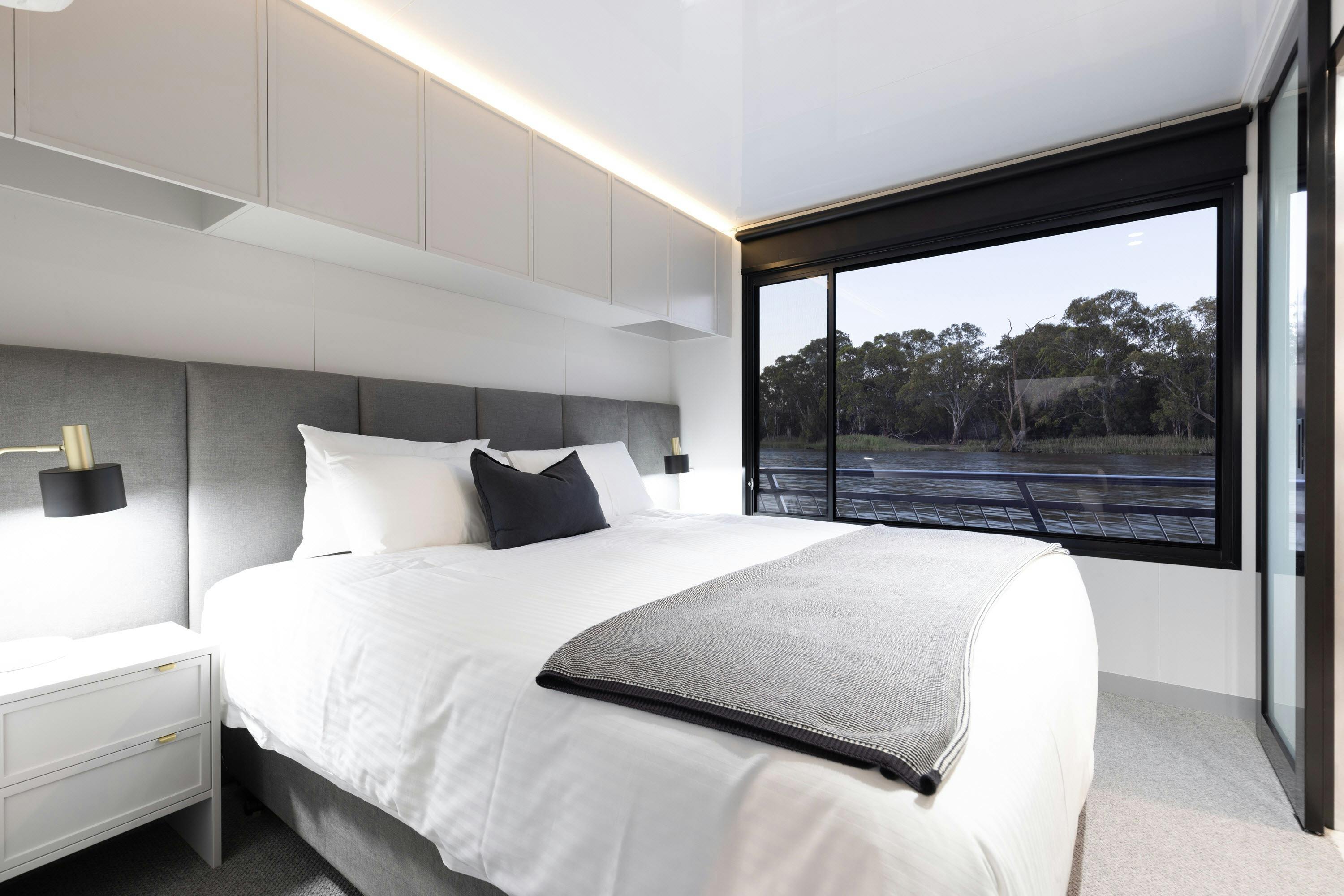 Iconic Luxury Houseboat