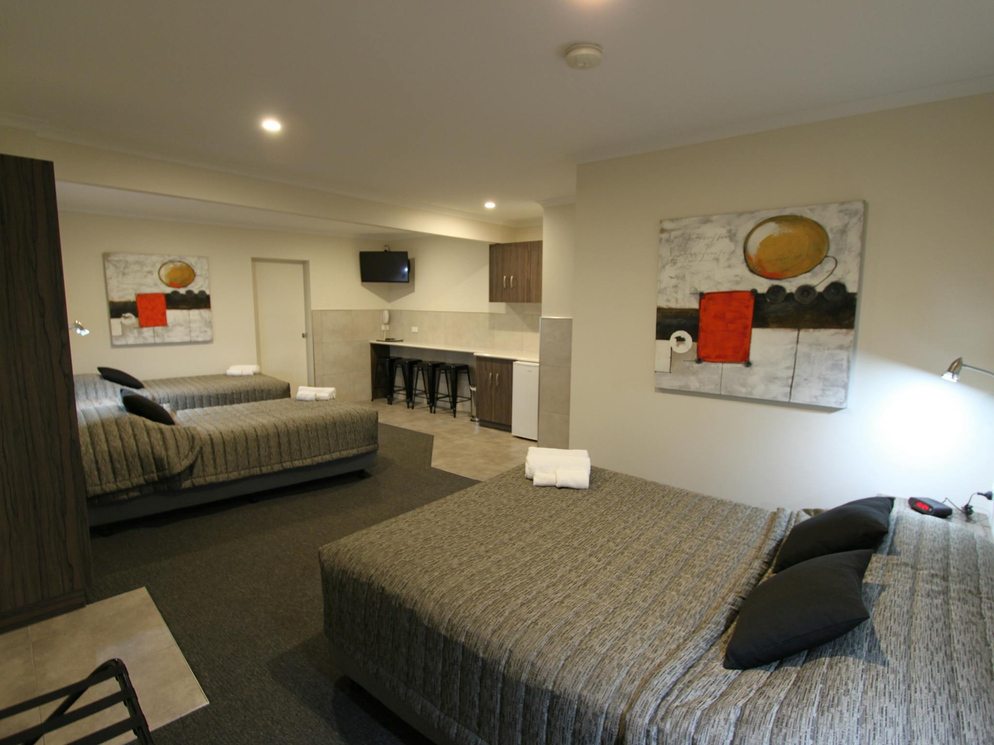 Deluxe Family Room - One Room