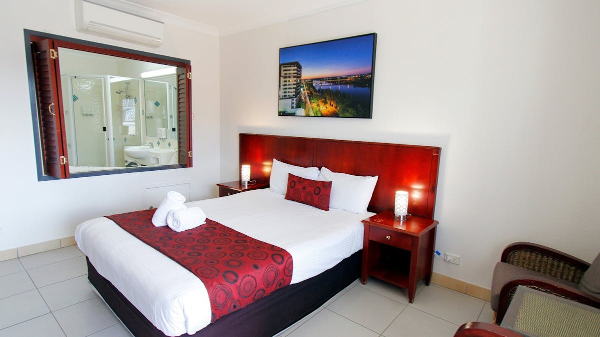 Deluxe Queen Room