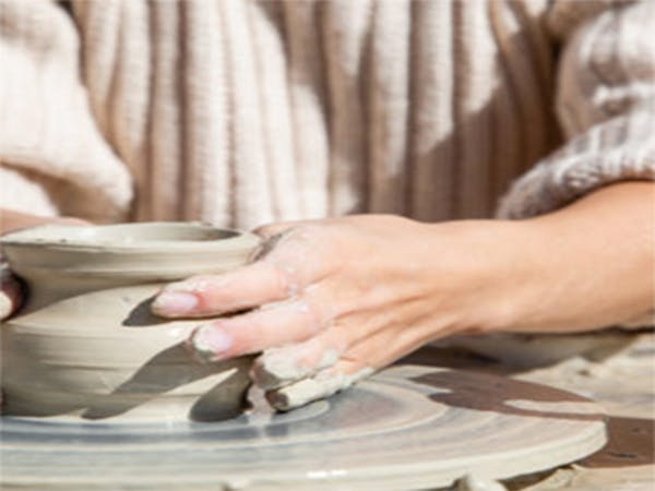 Mindful Clay, Pottery wheel, Hand Building & Colors