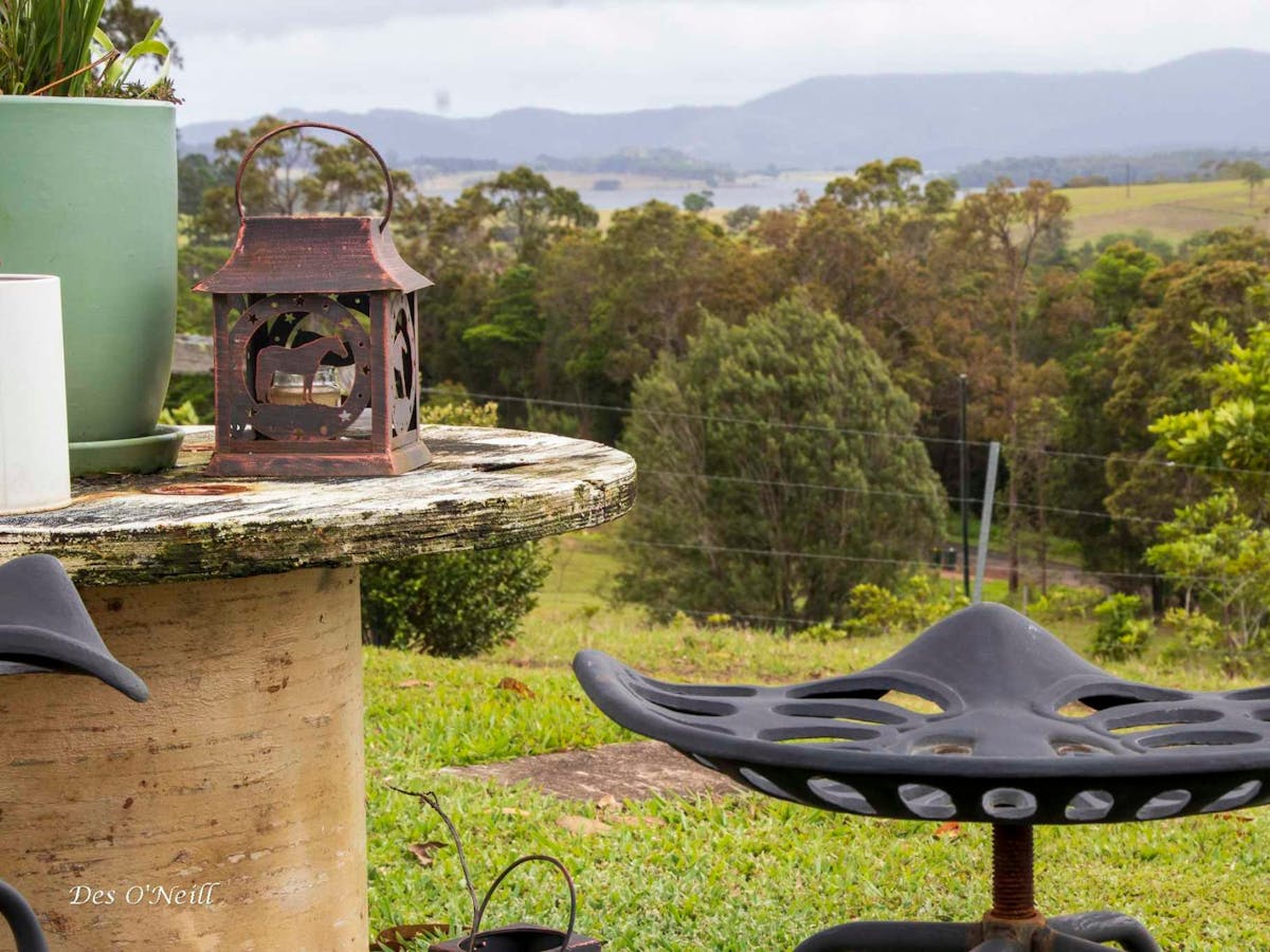 Picnic spot overlooking Tinaroo dam and the surrounding mountains of the Atherton tablelands