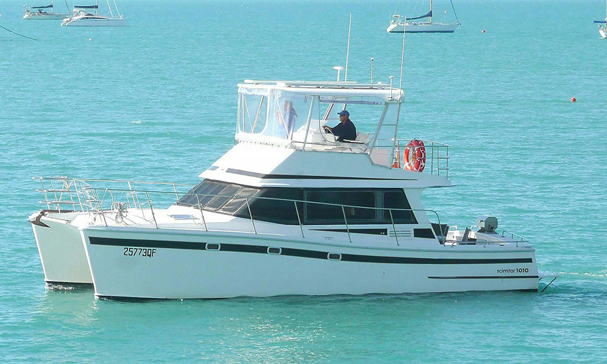 Charter Yachts Australia Power Catamaran  Scimitar 1010 "Mojo"