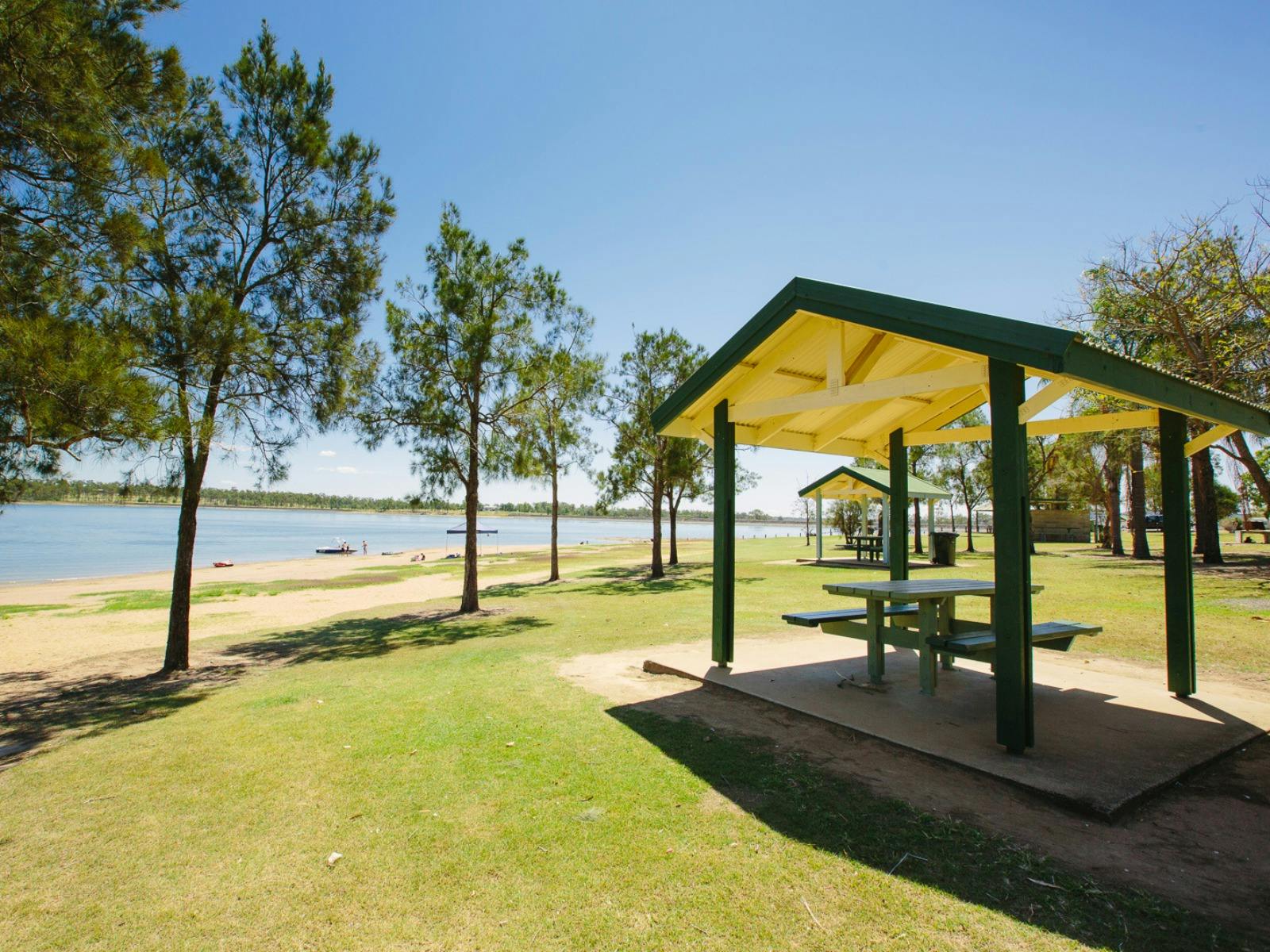 Lake Dyer Caravan & Camping