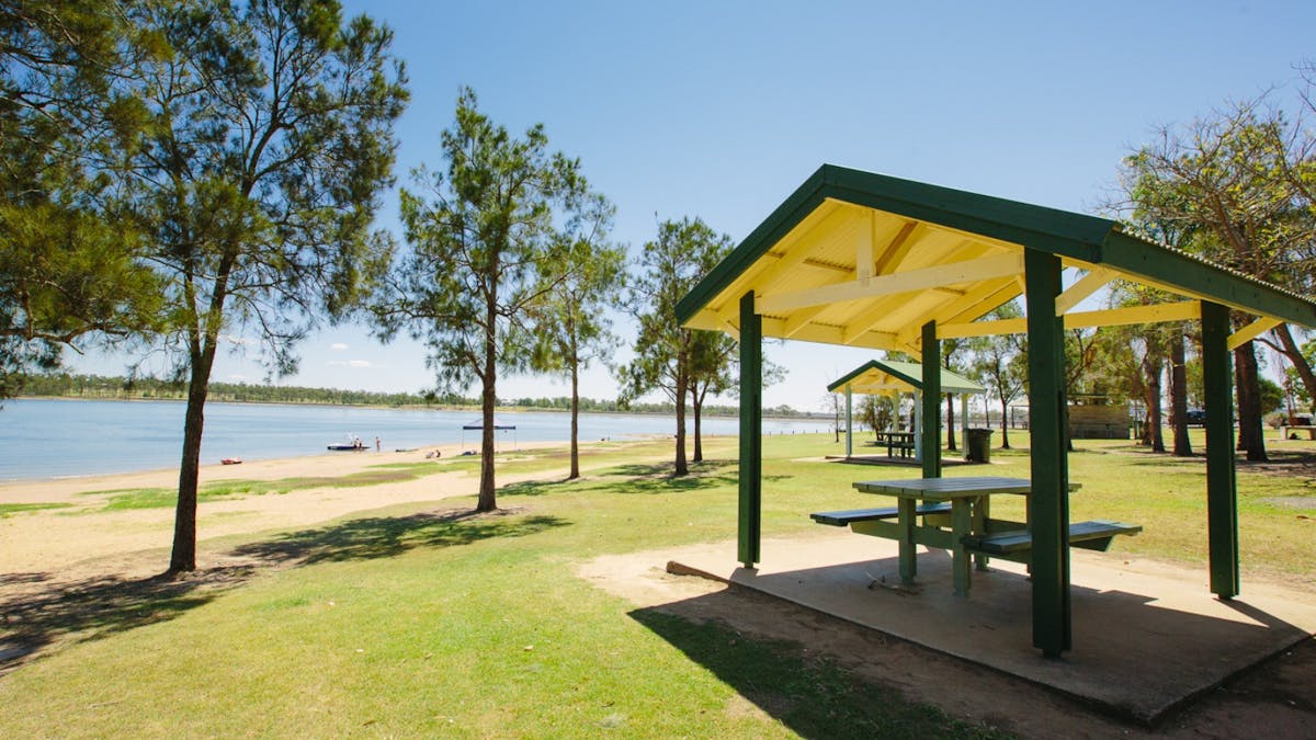 Undercover picnic area next to Lake Dyer