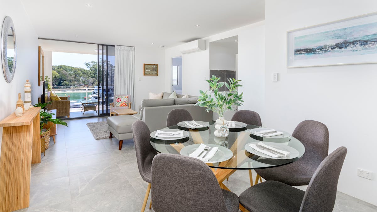 Dining and lounge area
